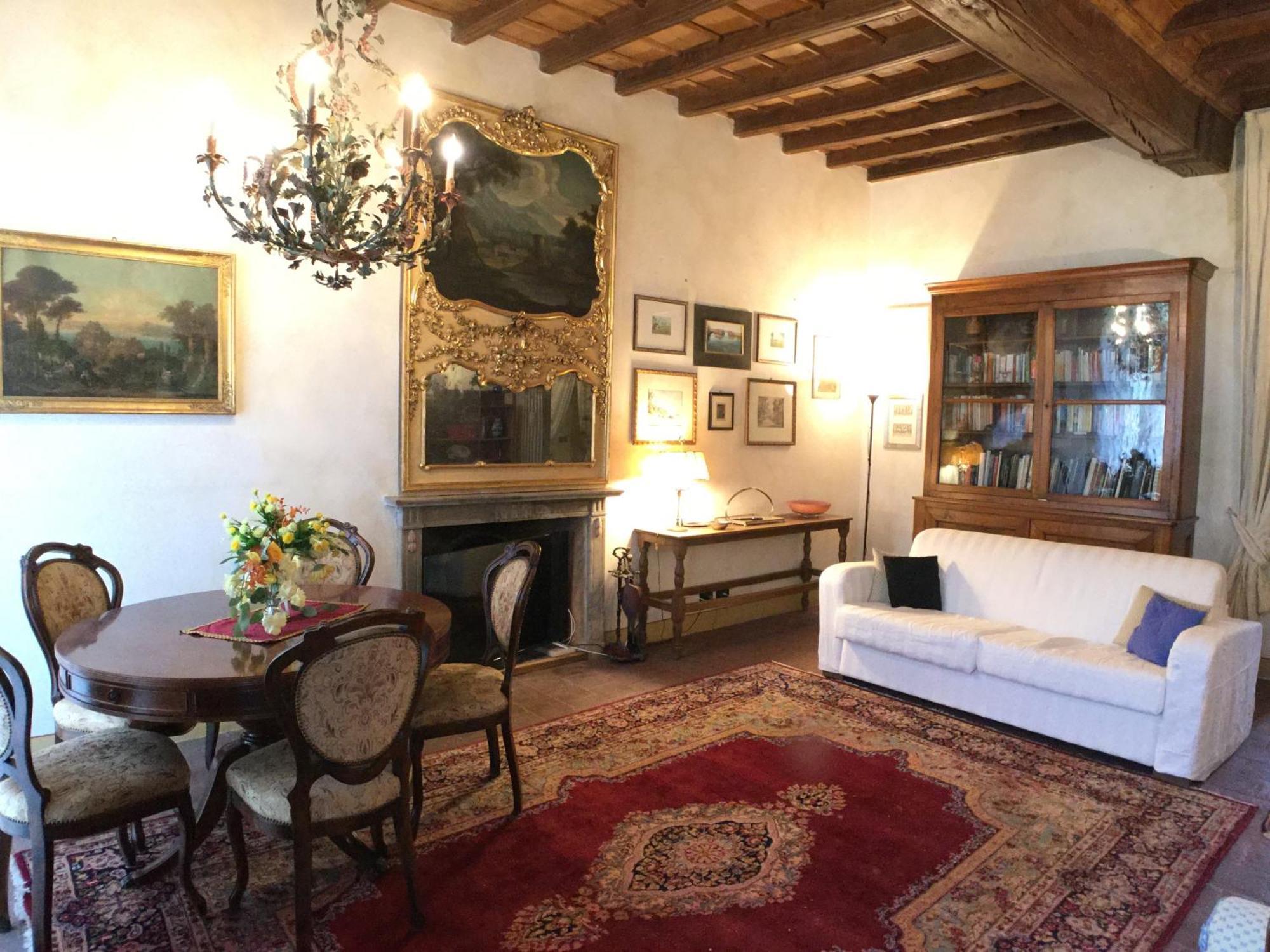 Garibaldi Apartment *
